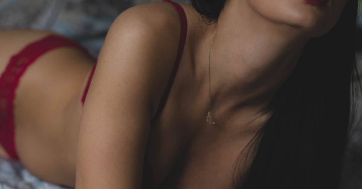 découvrez notre collection de lingerie chic et sexy. trouvez le soutien-gorge parfait, des culottes élégantes et des ensembles ravissants qui mettent en valeur votre silhouette. des matériaux de qualité pour un confort optimal et un style inégalé. faites-vous plaisir et révélez votre féminité.