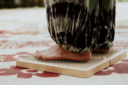découvrez les bienfaits du tapis d'acupression, un outil naturel pour soulager le stress, améliorer la circulation sanguine et favoriser la relaxation. transformez votre routine bien-être avec notre tapis facile à utiliser, conçu pour apaiser les douleurs musculaires et augmenter votre énergie.