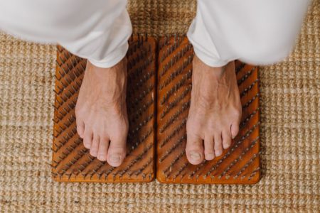 découvrez les bienfaits du matelas d'acupression : soulagement du stress, amélioration de la circulation sanguine et détente musculaire. un moyen naturel pour apaiser votre corps et votre esprit.