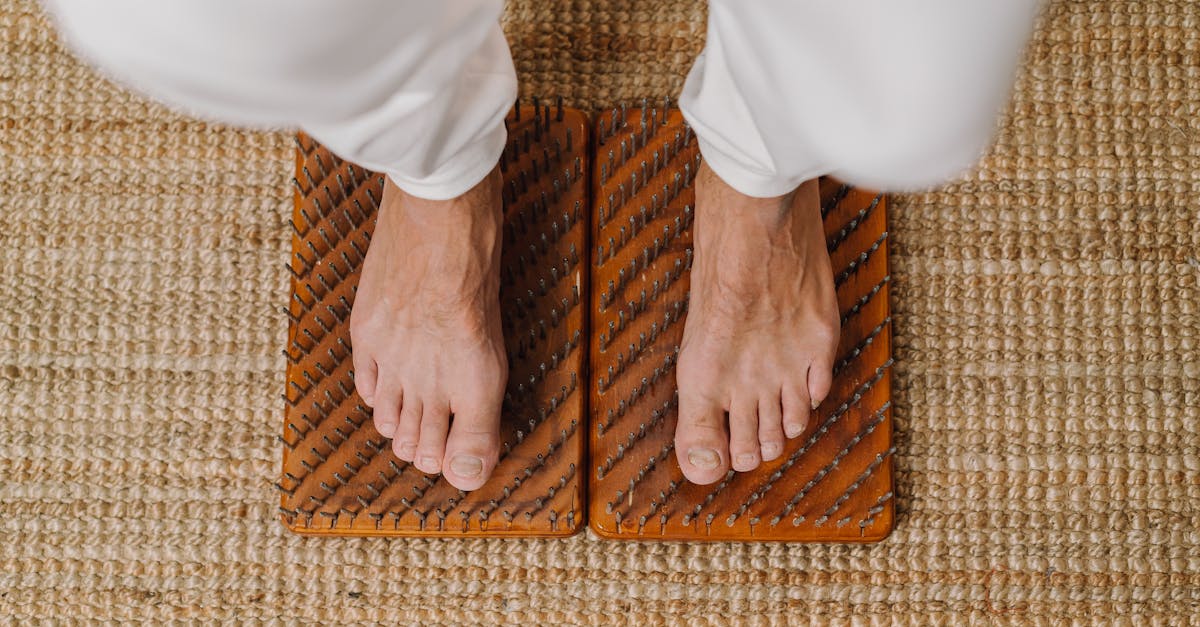 découvrez les bienfaits du tapis d'acupression : détendez-vous et soulagez le stress tout en stimulant votre circulation sanguine grâce à cette méthode naturelle et efficace.