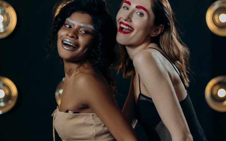 découvrez les tendances incontournables de la lingerie pour sublimer votre intimité. entre designs audacieux et confort optimal, restez à la pointe de la mode avec notre sélection des styles les plus en vogue.