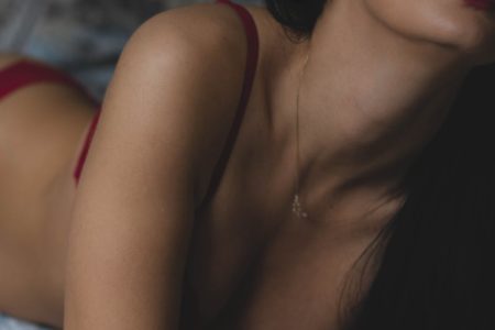 découvrez notre collection de lingerie de luxe, alliant élégance et confort. offrez-vous des pièces raffinées, conçues avec des matériaux de qualité supérieure pour sublimer votre silhouette et élever votre expérience de lingerie à un nouveau niveau de sophistication.