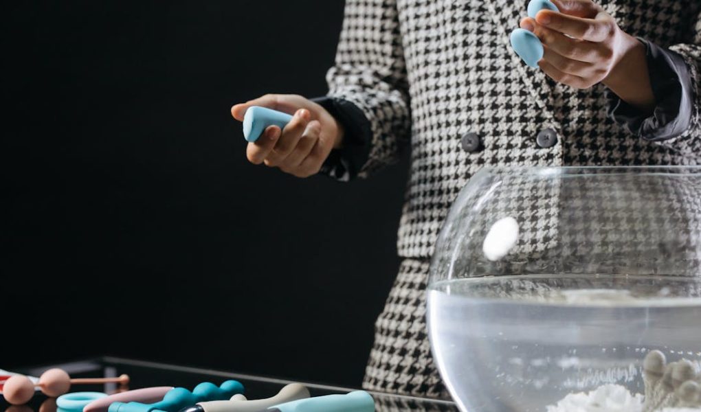 découvrez notre large sélection de sextoys pour pimenter votre vie intime. que vous soyez novice ou expert, trouvez des jeux sensuels qui s'adaptent à vos désirs et à votre confort. explorez le plaisir en toute discrétion et laissez libre cours à votre imagination.