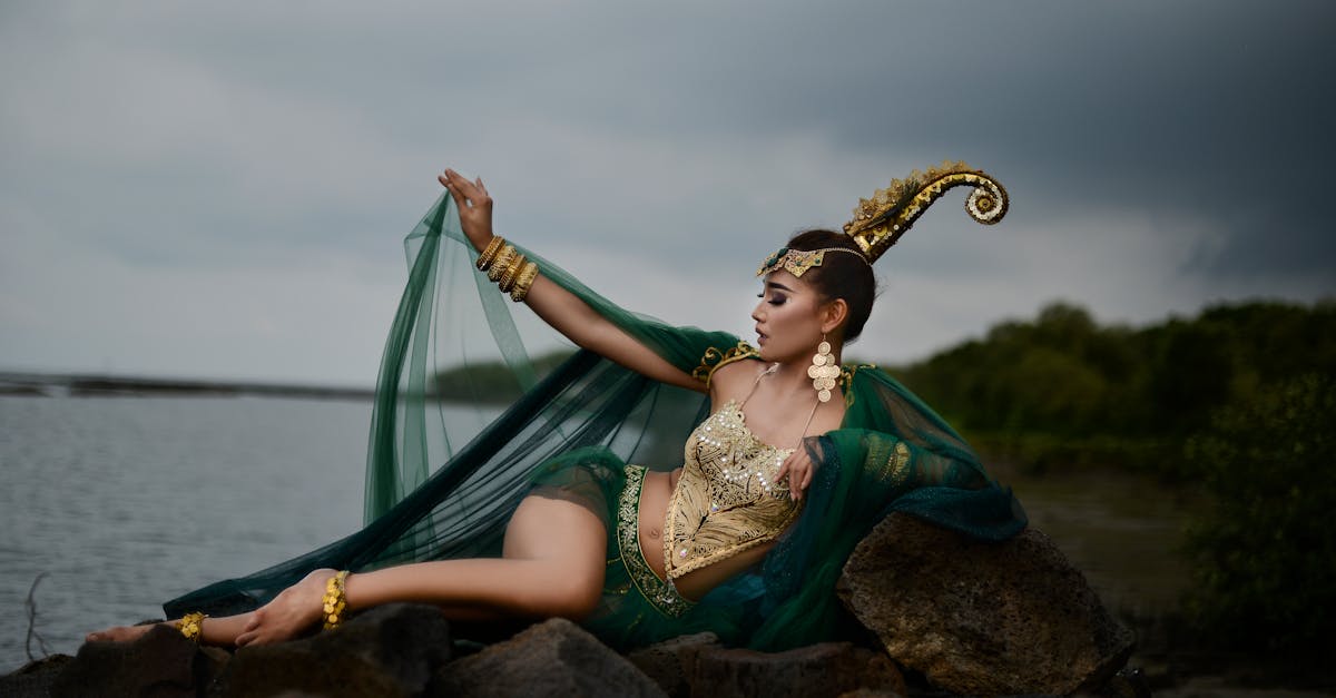 découvrez notre sélection de costumes sexy pour toutes les occasions. osez le charme et la séduction avec des tenues élégantes qui sauront mettre en valeur votre silhouette. parfait pour les soirées, les fêtes déguisées ou des moments intimes.