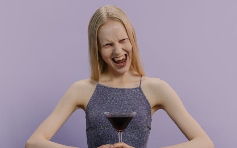 découvrez notre collection de costumes sexy qui allient à la fois élégance et audace. parfaits pour vos soirées à thème, vos événements spéciaux ou pour pimenter vos moments intimes. osez l'incarnation du désir avec des matériaux de qualité et des coupes flatteuses.