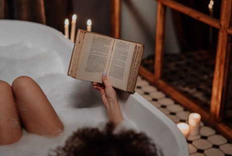 découvrez notre sélection de tapis de bain élégants et confortables, parfaits pour ajouter une touche de style et de douceur à votre salle de bain. anti-dérapants et faciles à entretenir, nos tapis offrent une expérience de sortie de douche agréable tout en garantissant sécurité et design.