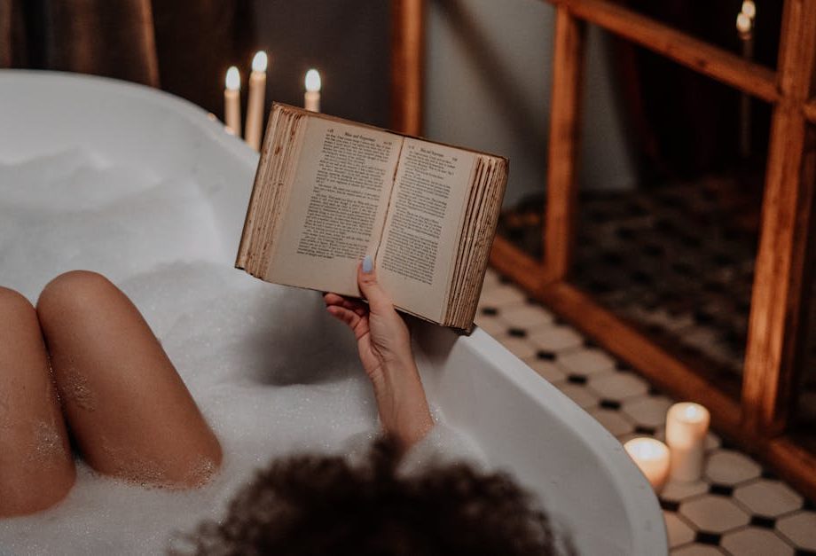 découvrez notre sélection de tapis de bain élégants et confortables, parfaits pour ajouter une touche de style et de douceur à votre salle de bain. anti-dérapants et faciles à entretenir, nos tapis offrent une expérience de sortie de douche agréable tout en garantissant sécurité et design.