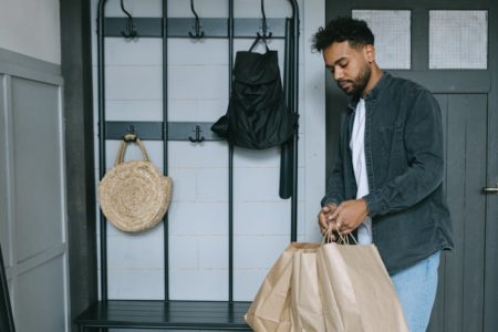 découvrez notre porte-manteau élégant et pratique, idéal pour organiser votre espace tout en ajoutant une touche de style à votre intérieur. parfait pour l'entrée, le couloir, ou même le bureau, il allie fonctionnalité et design.