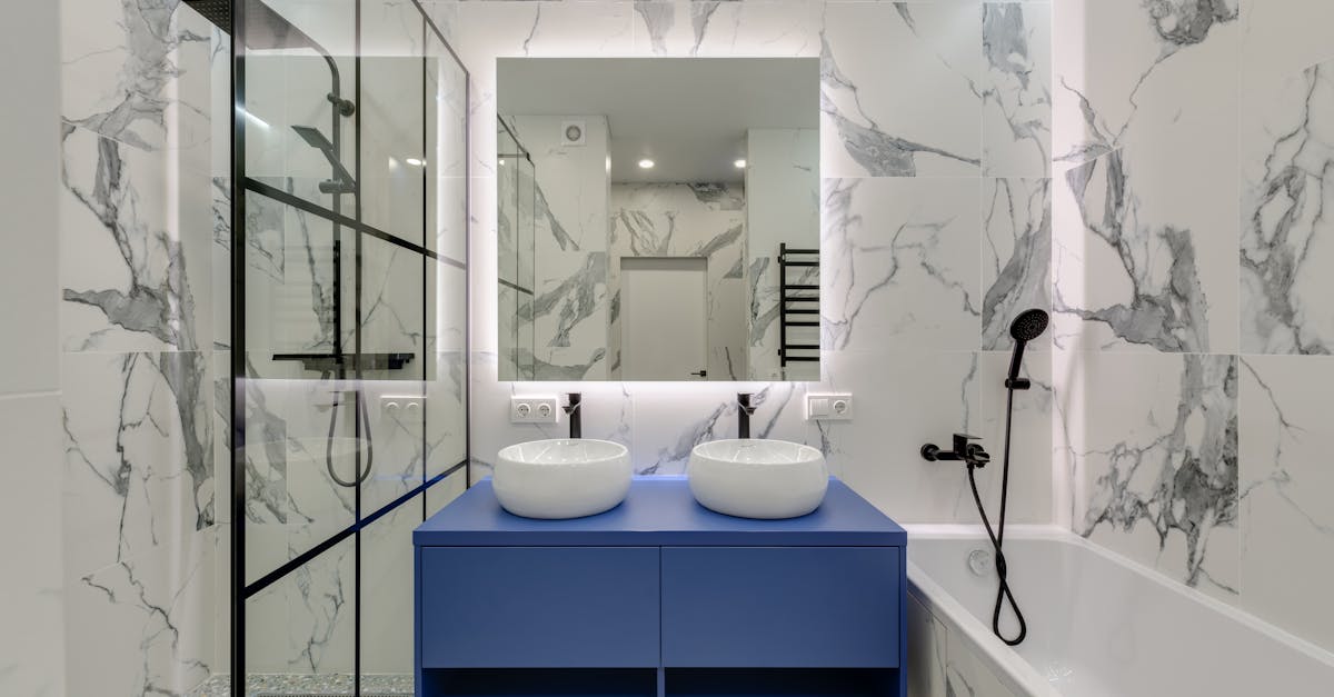 découvrez notre vaste sélection d'accessoires de douche de qualité, alliant fonctionnalité et design. transformez votre expérience de douche avec des porte-savons, rideaux, tapis antidérapants et bien plus, pour un espace bain esthétique et confortable.