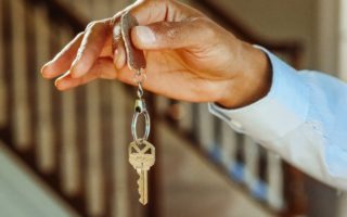 découvrez les stratégies et conseils essentiels pour réussir votre investissement immobilier. apprenez comment choisir les meilleurs biens et maximiser votre rentabilité dans l’immobilier.