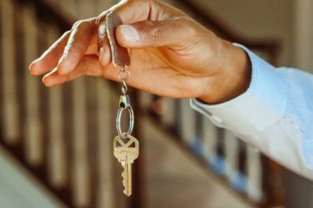 découvrez les stratégies et conseils essentiels pour réussir votre investissement immobilier. apprenez comment choisir les meilleurs biens et maximiser votre rentabilité dans l’immobilier.
