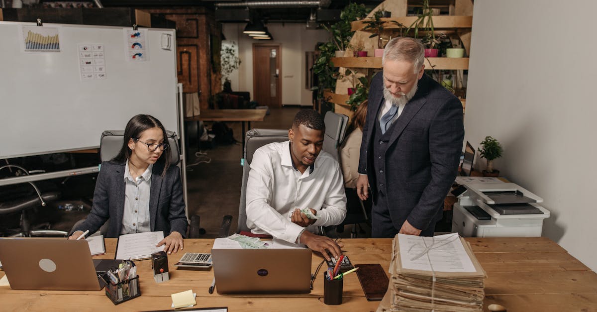 découvrez les fondamentaux du business management : stratégies de gestion, leadership, organisation et conseils pour optimiser la performance de votre entreprise.