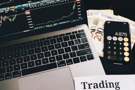 découvrez les meilleures stratégies de trading pour optimiser vos investissements en bourse, gérer les risques et augmenter vos profits, que vous soyez débutant ou trader expérimenté.